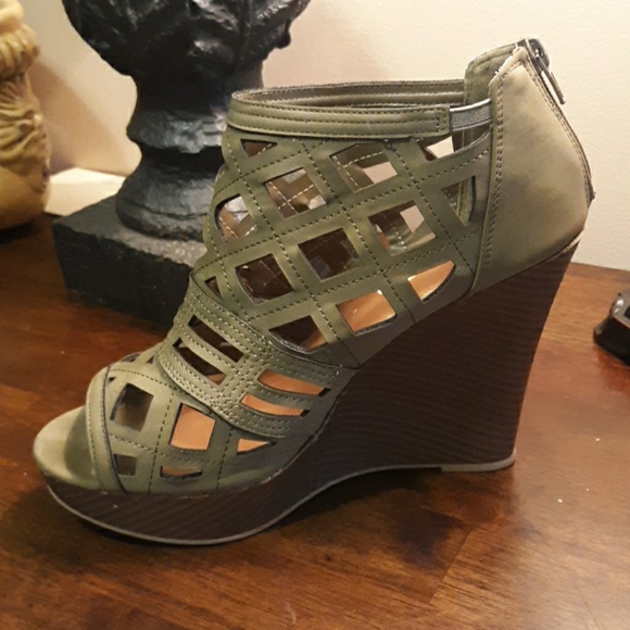 Jasmin Brand wedges - Picture 3 of 3